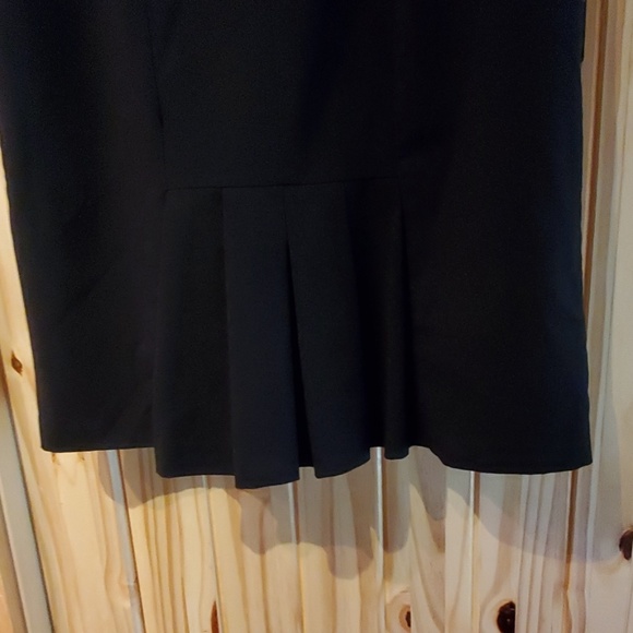 Skirt - Picture 2 of 3